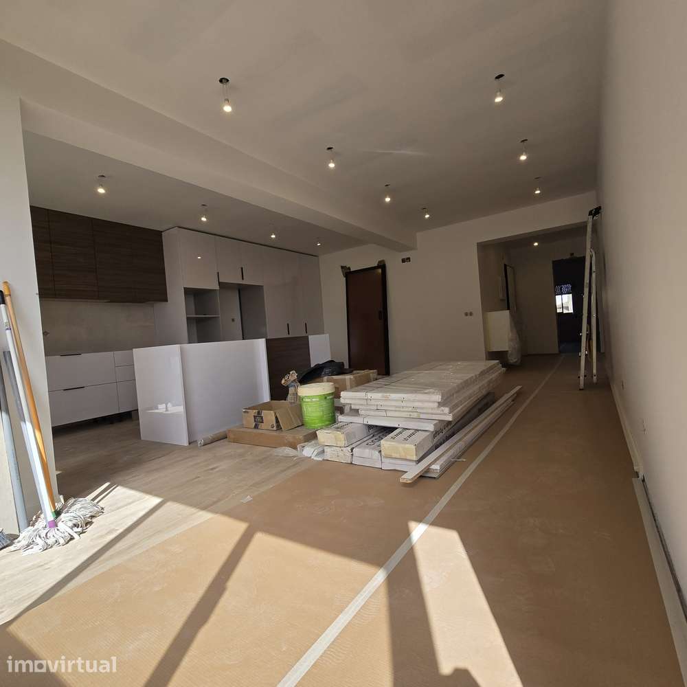 T3 TOTALMENTE RENOVADO com boas areas - Grande imagem: 4/33