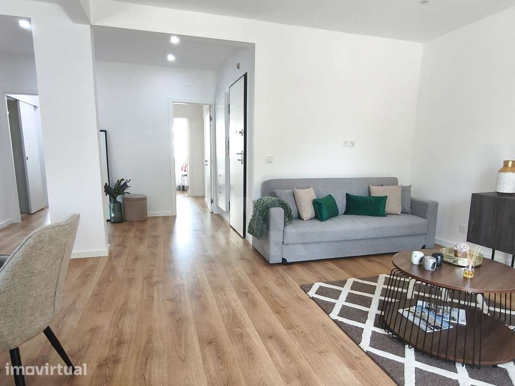 Apartamento T3 com varanda em Benfica - Grande imagem: 3/23