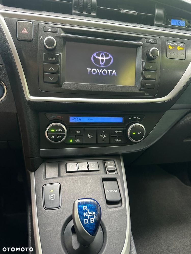 Toyota Auris 1.8 HSD Luna - 12