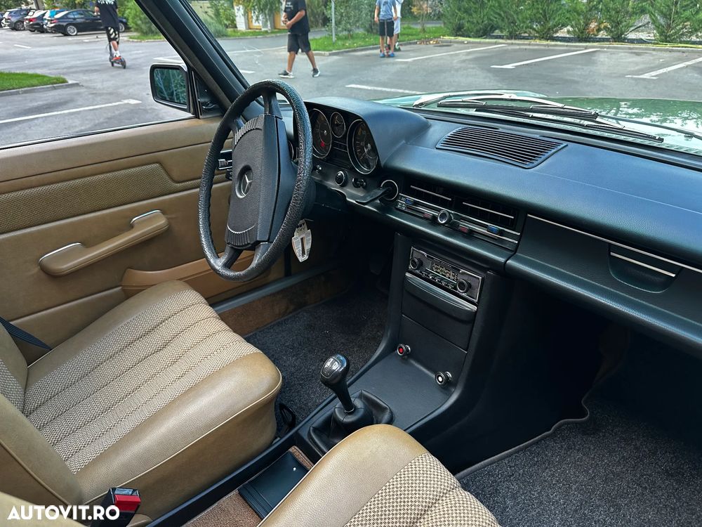 Mercedes-Benz W115 - 3