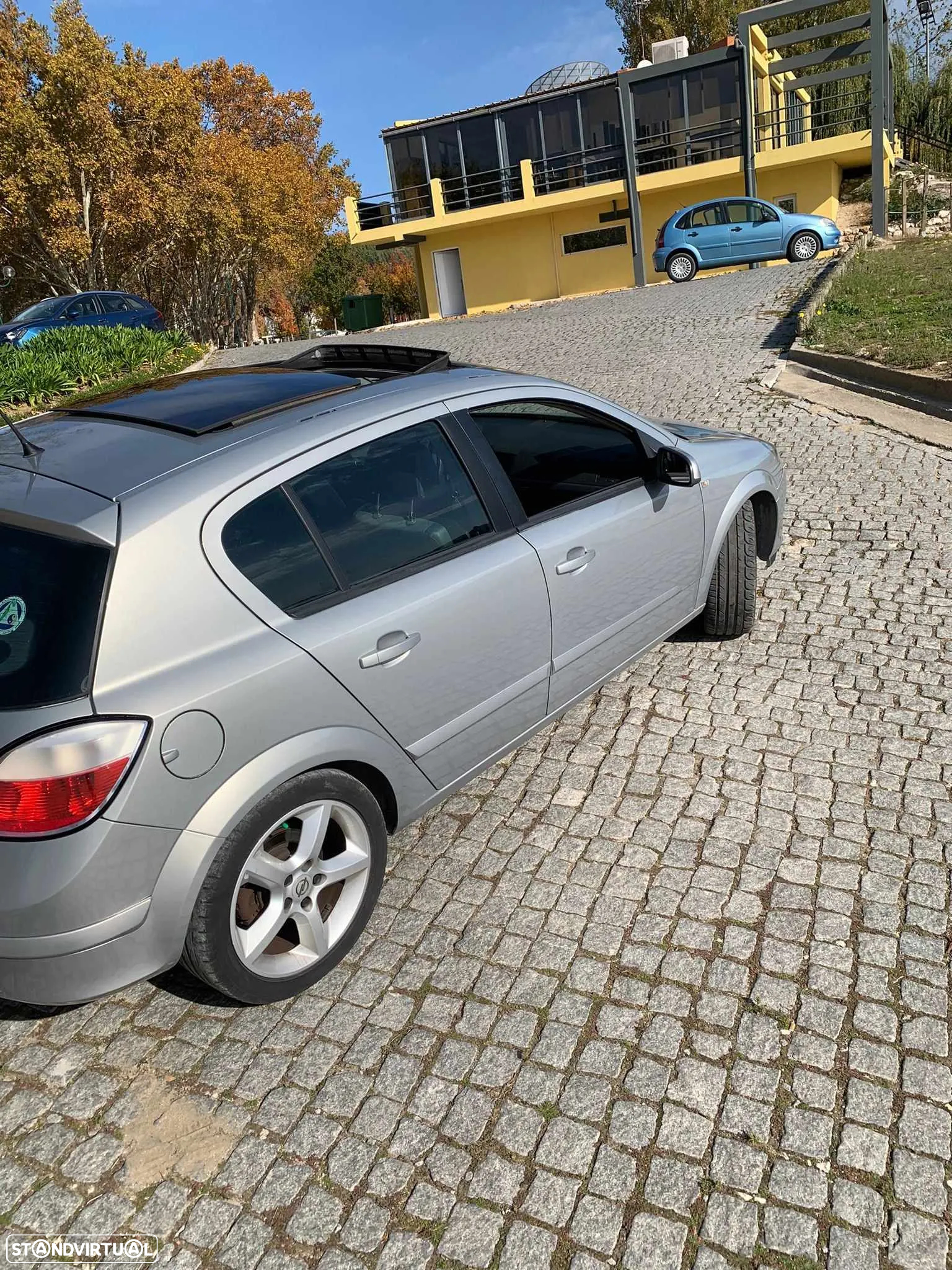 Opel Astra 1.9 CDTi Cosmo - 11