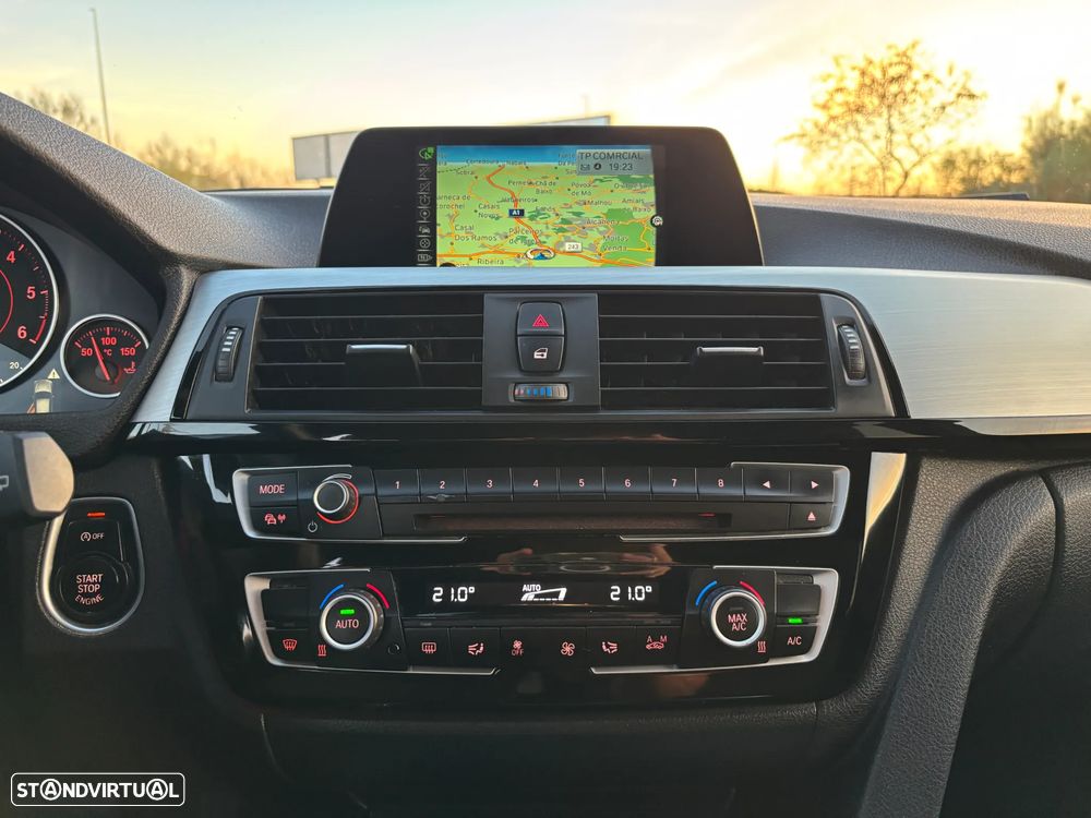 BMW 318 d Touring Line Sport Shadow Auto - 22