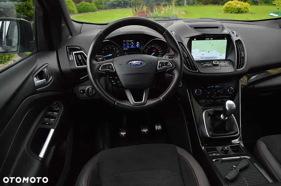 Ford Kuga 1.5 EcoBoost 2x4 ST-Line - 28