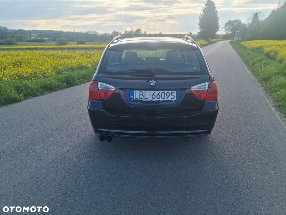 BMW Seria 3 325xi - 4
