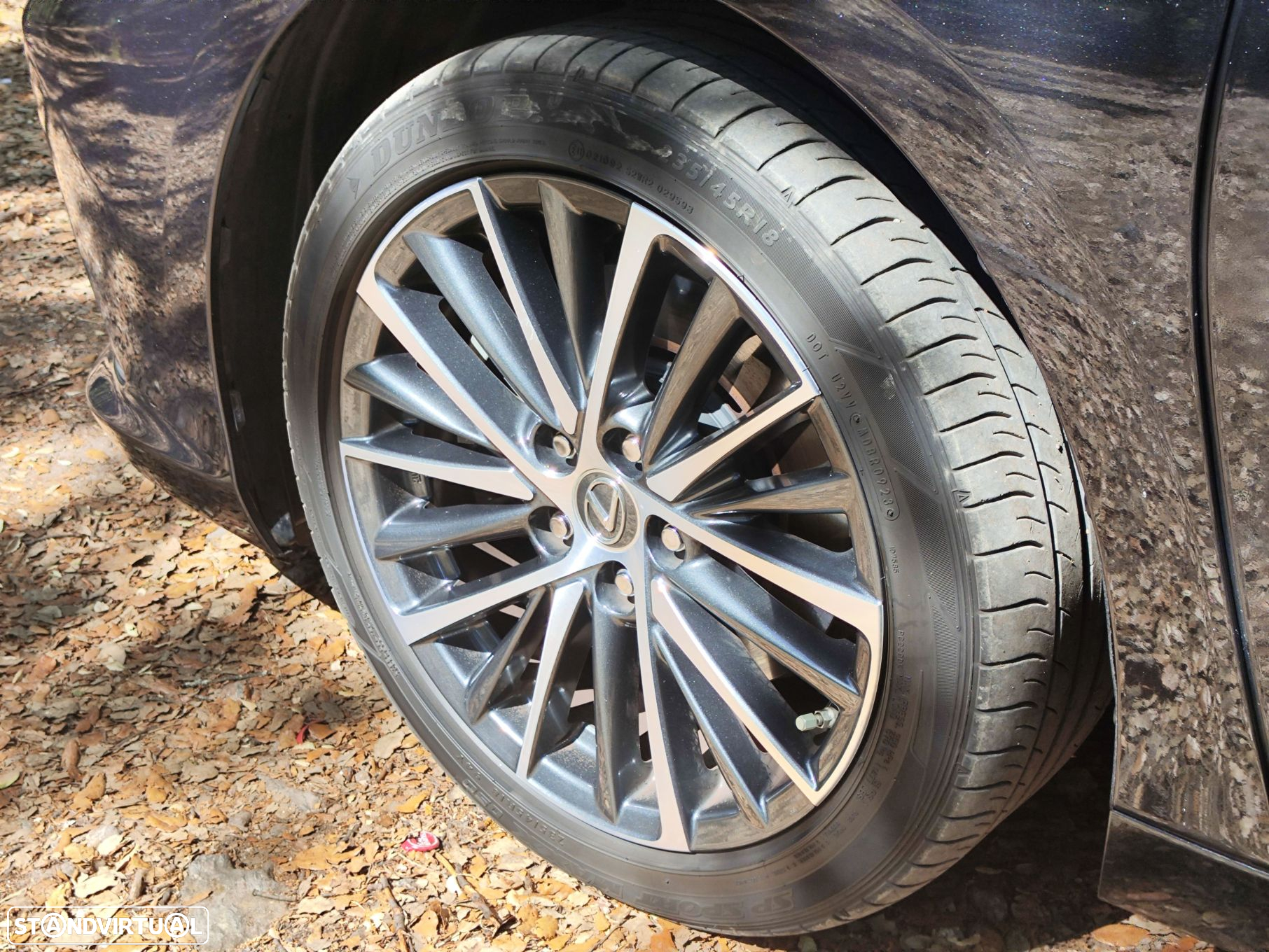 Lexus ES 300h Special Edition - 19