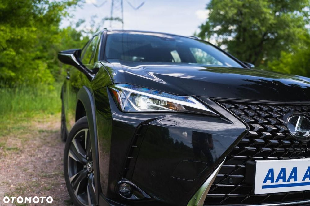 Lexus UX - 8