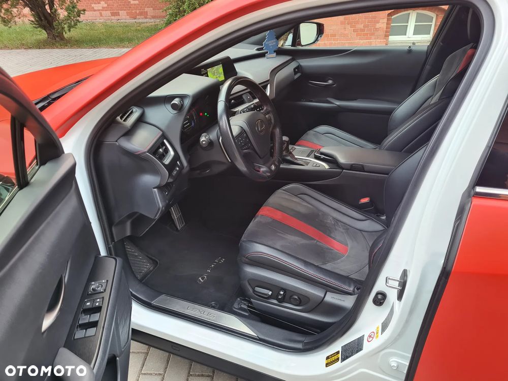 Lexus UX 250h GPF F Sport Edition AWD - 22