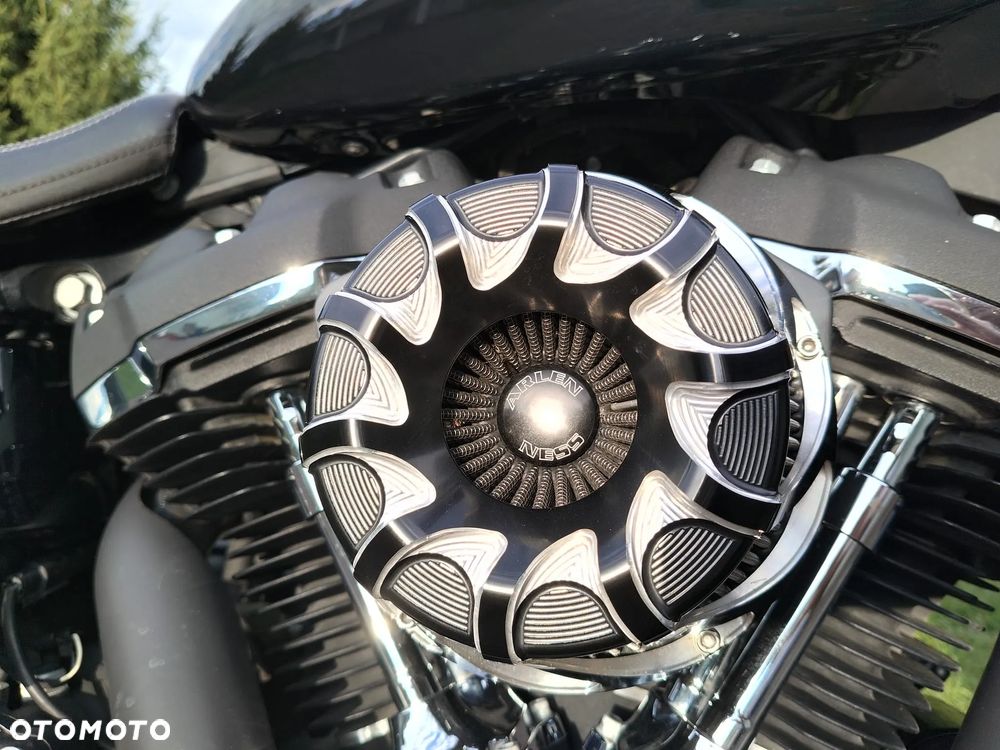 Harley-Davidson Softail Fat Bob - 22