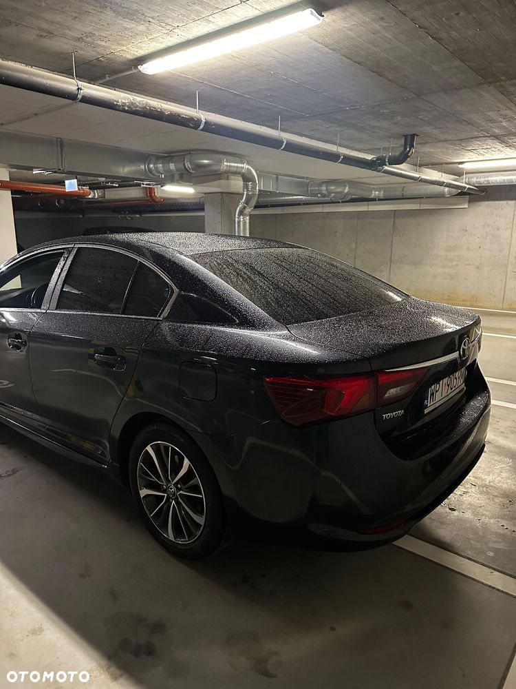 Toyota Avensis - 6