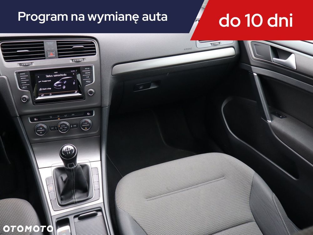 Volkswagen Golf - 10