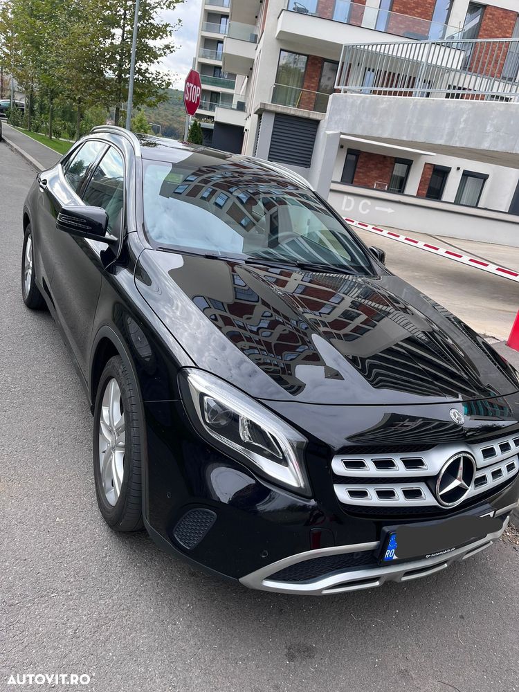 Mercedes-Benz GLA - 8