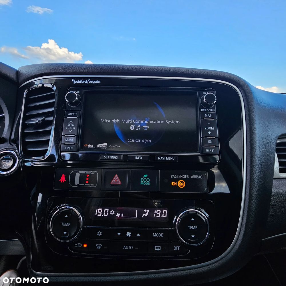 Mitsubishi Outlander - 19