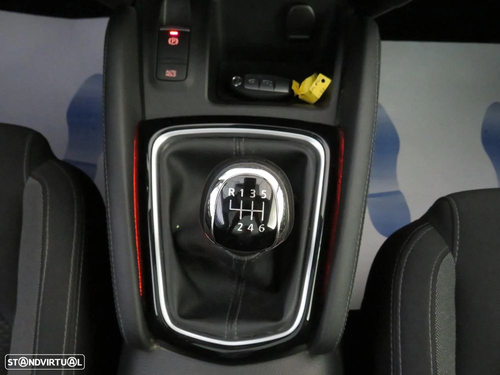 Nissan Qashqai 1.5 dCi N-Connecta J18+Led - 47