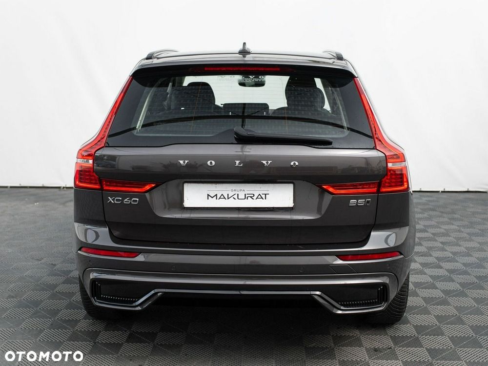 Volvo XC 60 B5 B AWD Plus Dark - 9