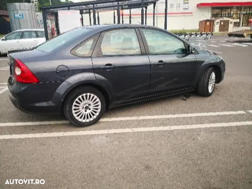 Ford Focus 2.0 TDCi DPF Aut. Style - 4