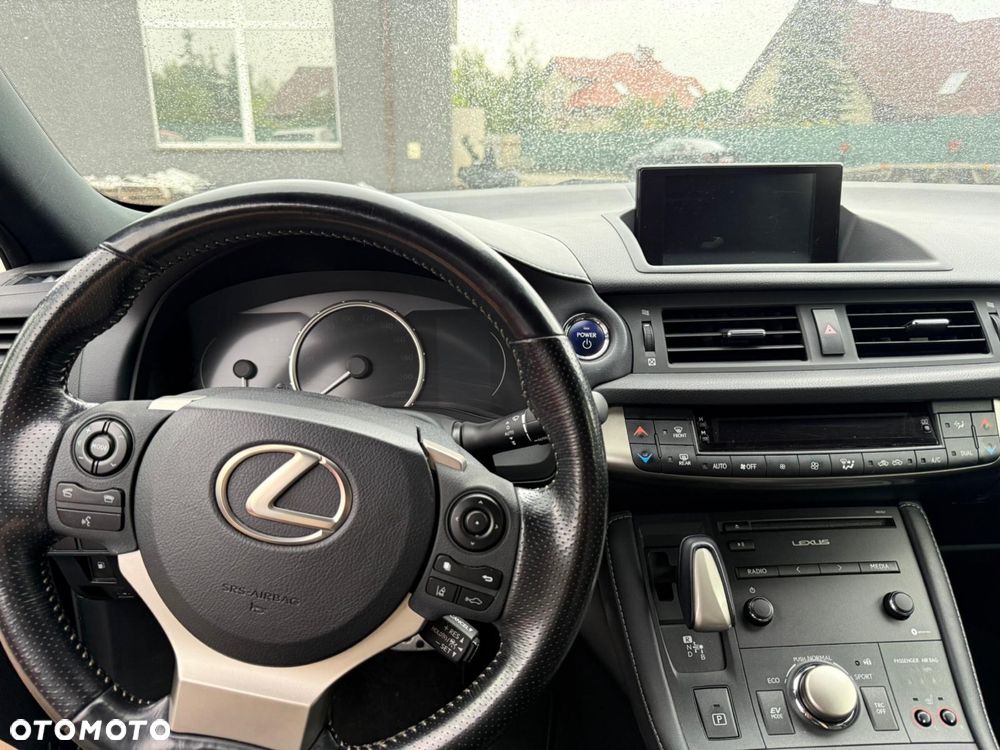 Lexus CT - 4