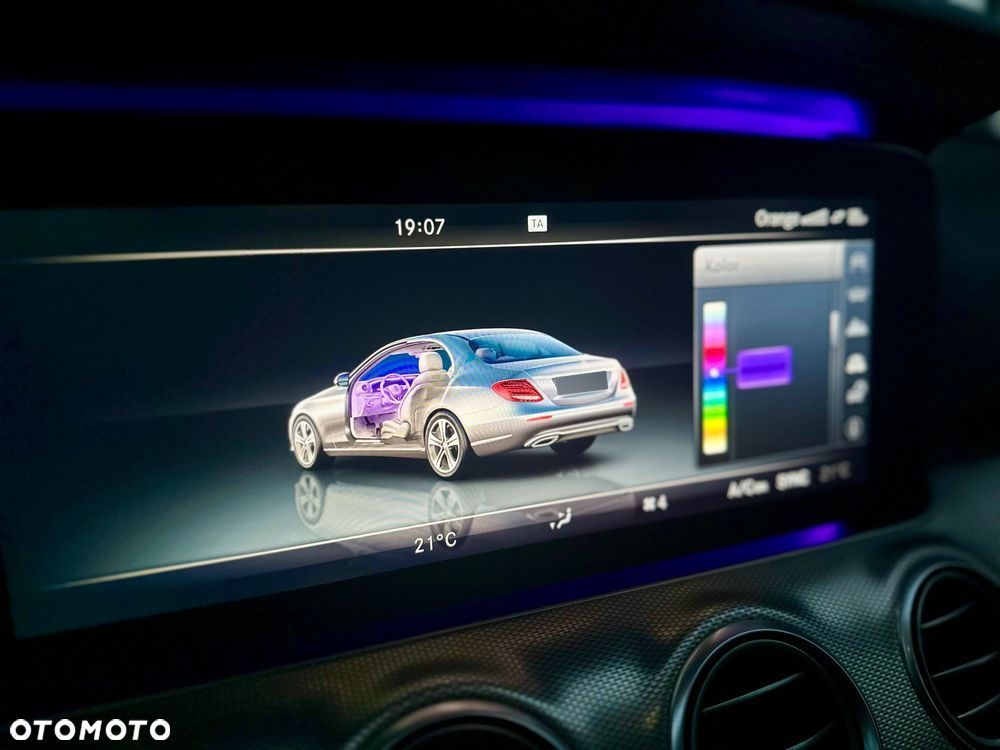 Mercedes-Benz Klasa E 220 d 9G-TRONIC - 27