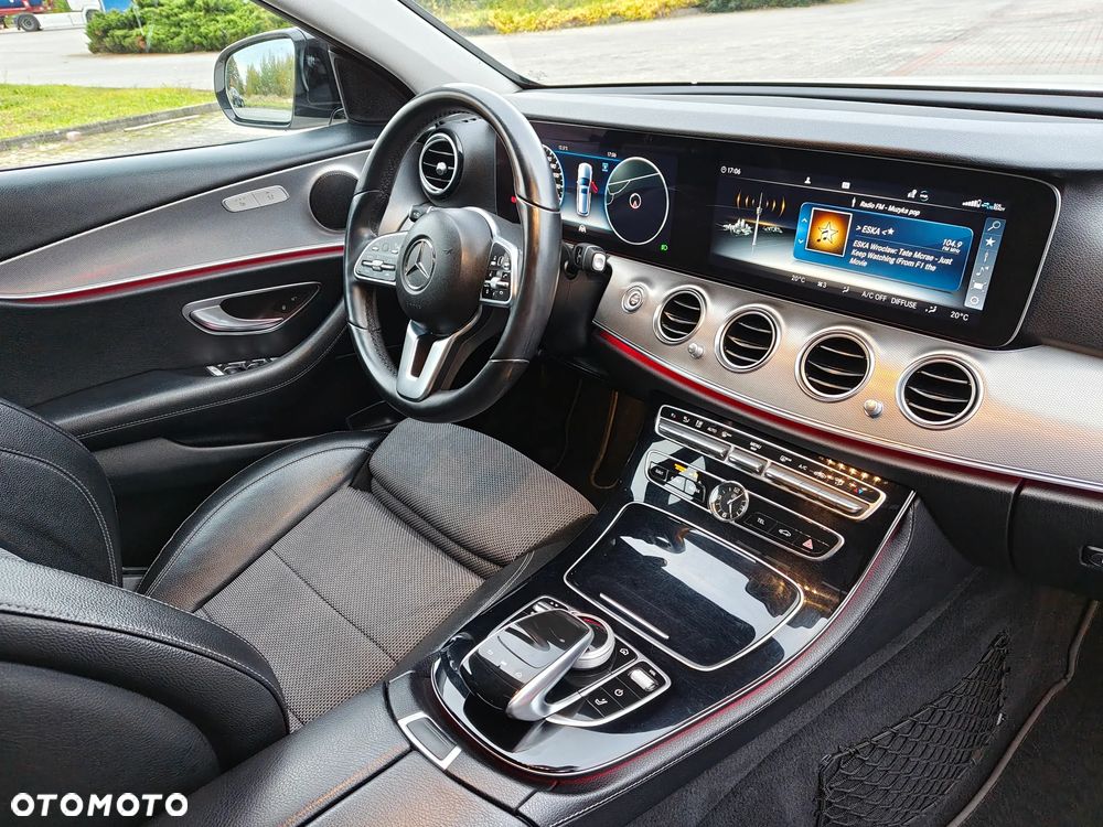 Mercedes-Benz Klasa E 300 d 9G-TRONIC - 11