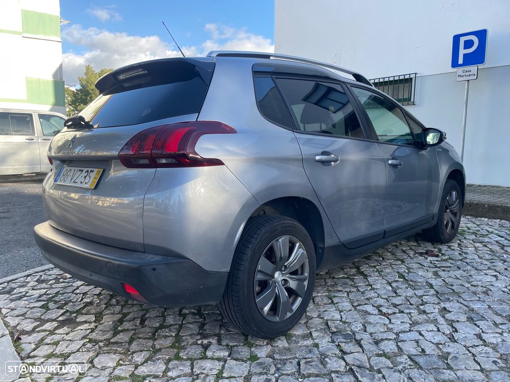 Peugeot 2008 1.2 PureTech Style - 5