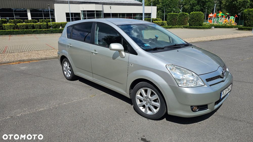 Toyota Corolla Verso 2.2 D-4D Gold - 9