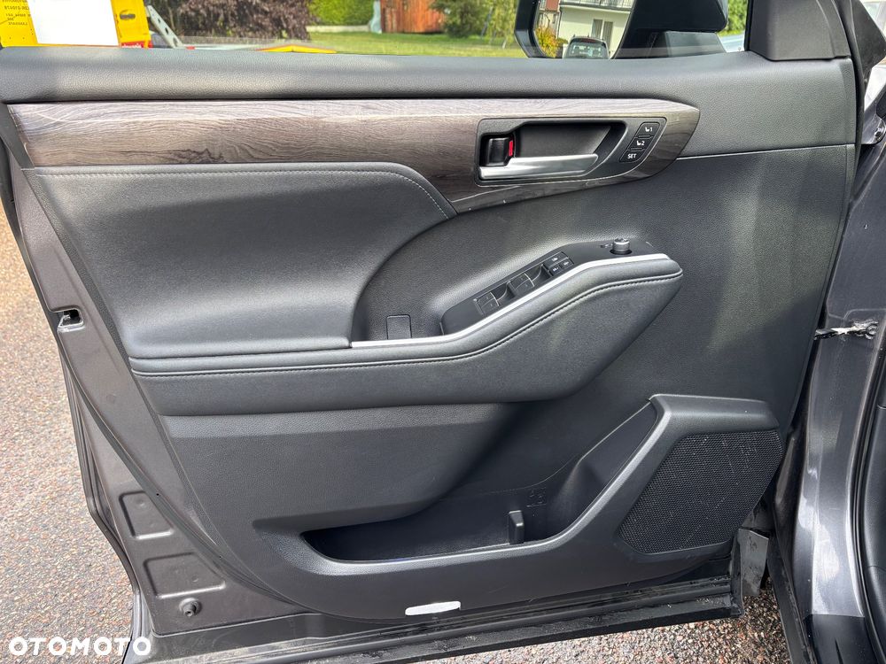Toyota Highlander 2.5 Hybrid Executive - 16