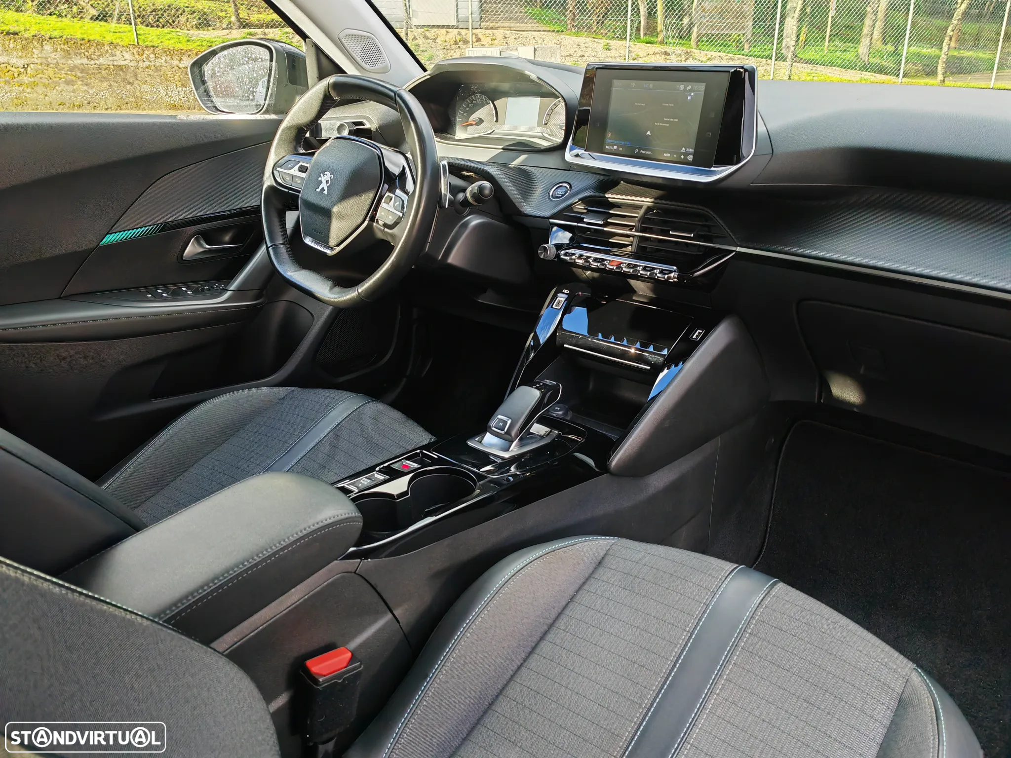 Peugeot 2008 1.5 BlueHDi Allure Pack EAT8 - 14