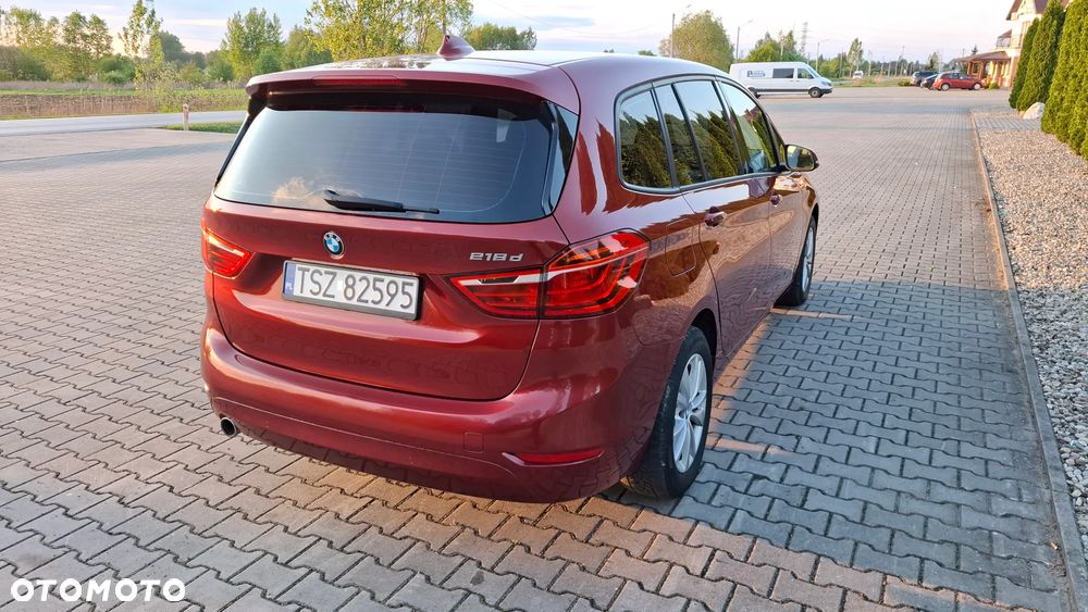 BMW Seria 2 218d - 11