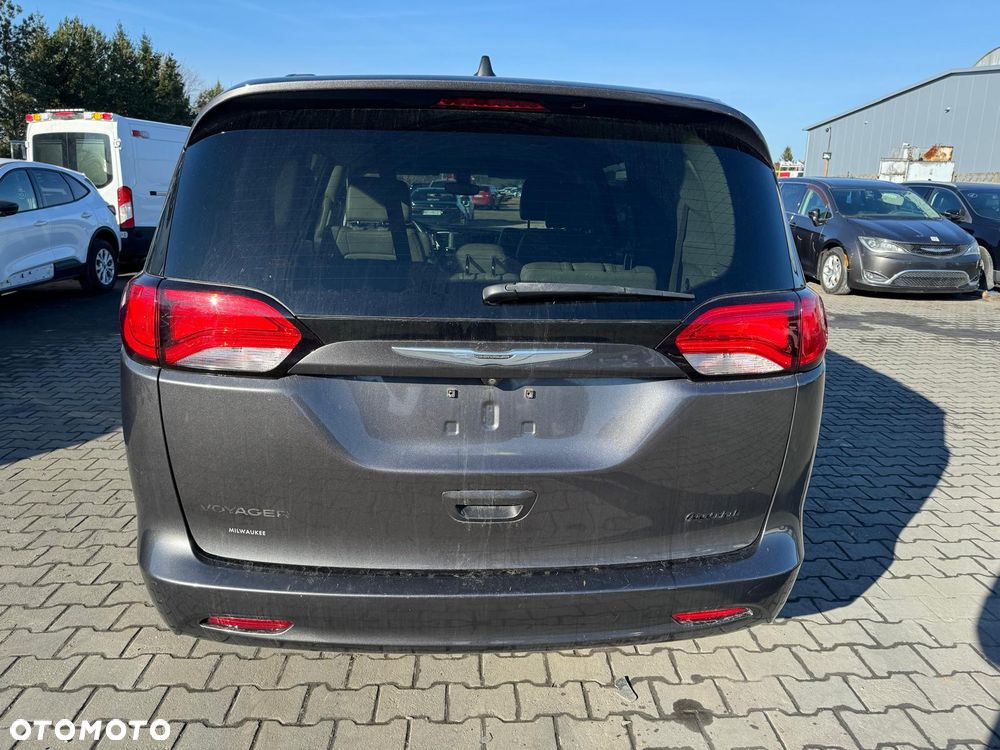 Chrysler Pacifica - 3