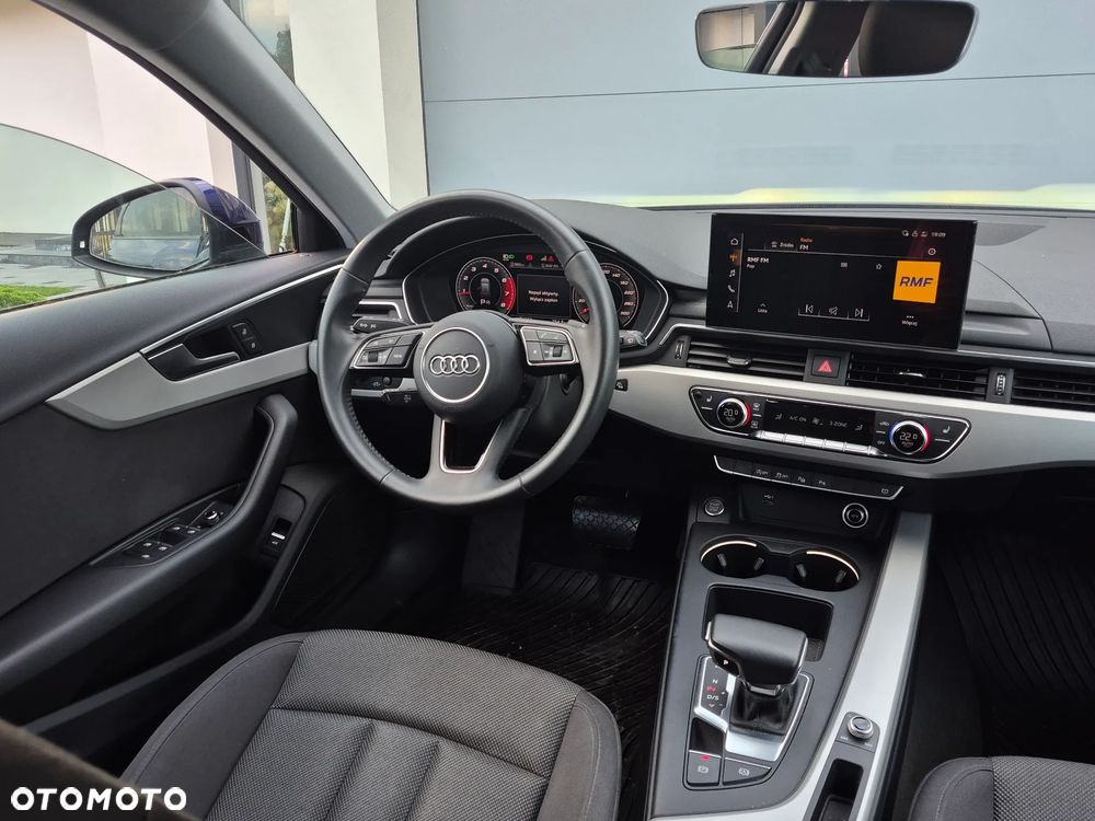 Audi A4 Avant 35 TFSI S tronic - 13
