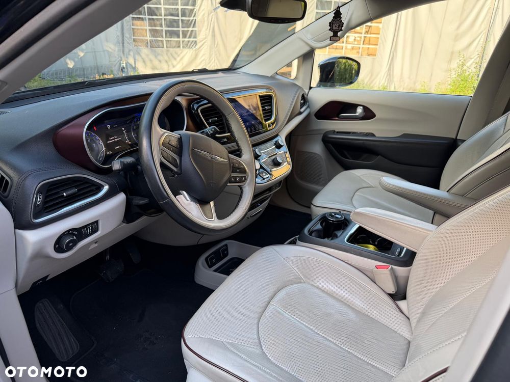 Chrysler Pacifica - 24