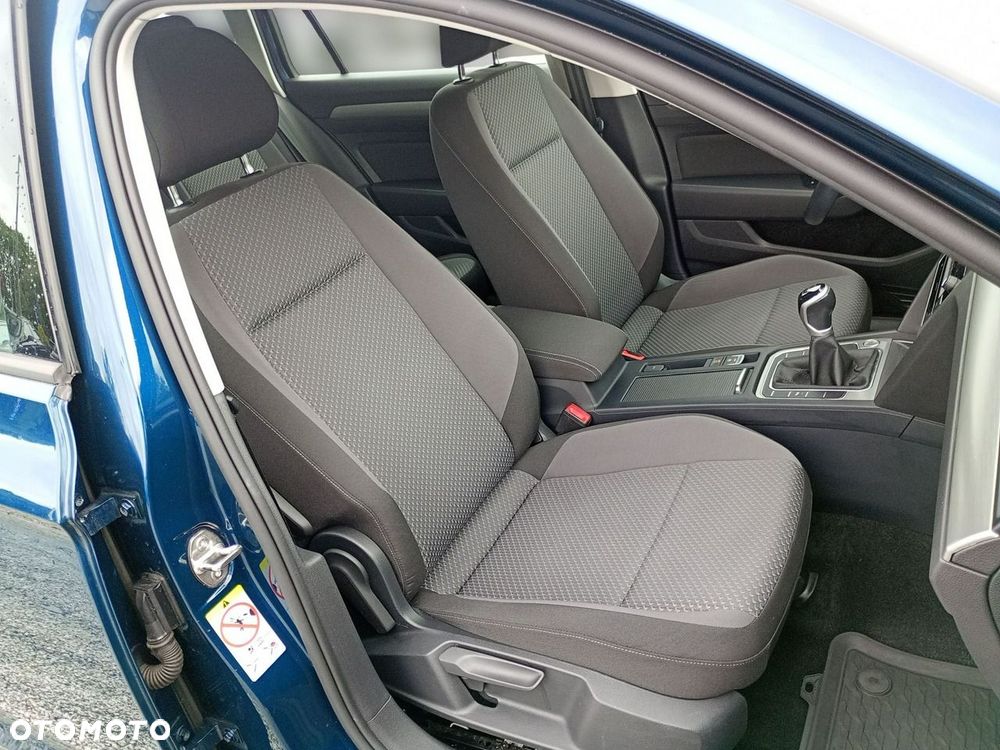 Volkswagen Passat Variant 2.0 TDI EVO Essence - 28