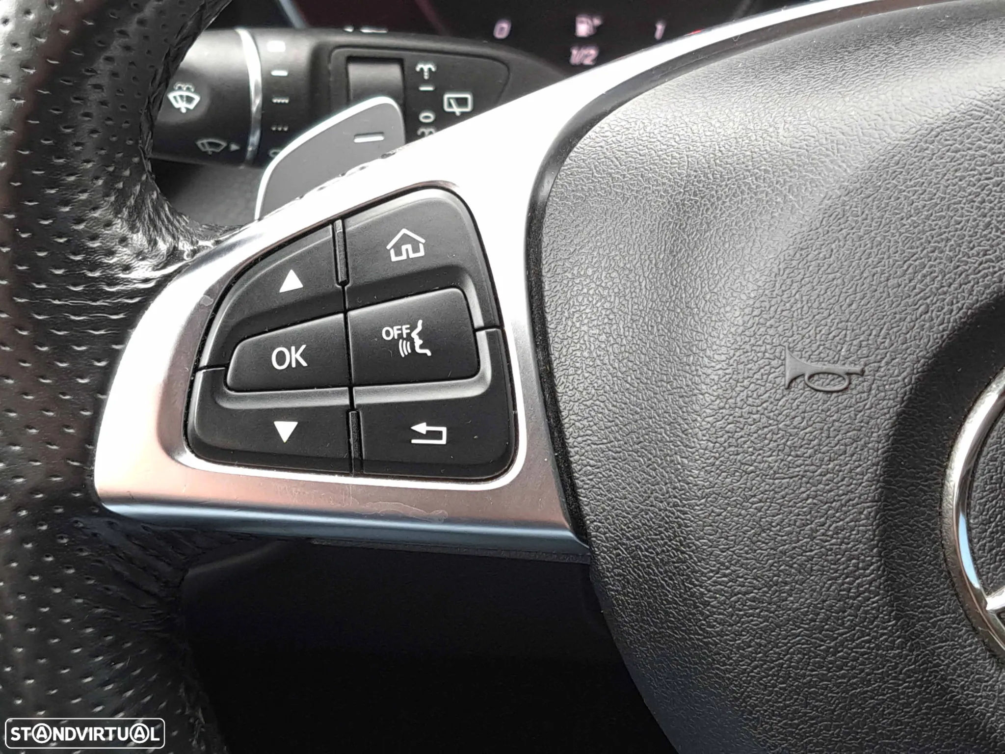 Mercedes-Benz C 300 BlueTEC Hybrid AMG Line - 8
