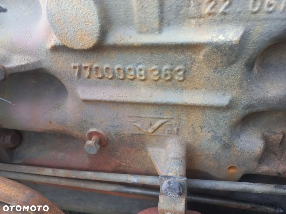 Skrzynia biegów Claas Celtis 446, obudowa,kosz przyspieszacza,rewers,koło zębate,synchronizator,przesówka,wałek,kosz napędu,7700098363, 7700096524, 7700059862, 7700062214, 7700050871, 7700057311, 7700075031, 7700054656, 7700054657, 7700036318, 7700027362, 7700051552, 7700051553,gear box transmission