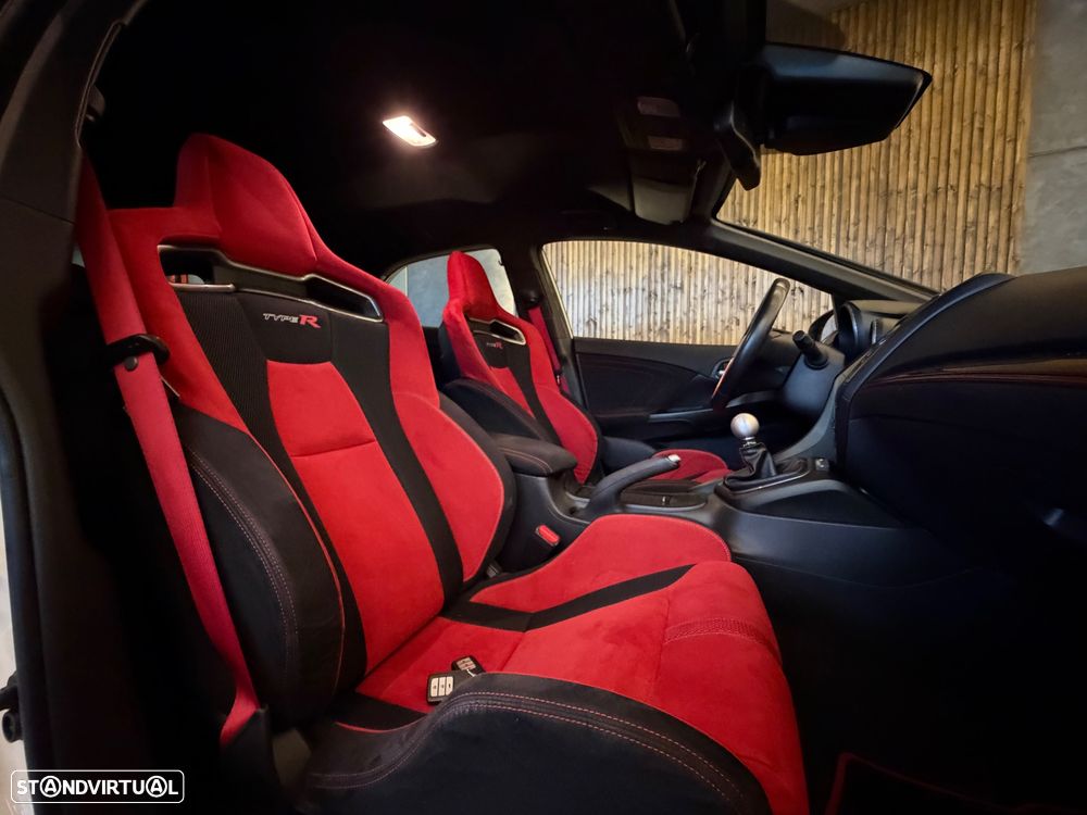 Honda Civic 2.0 VTEC Turbo Type R GT - 27
