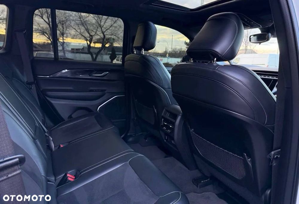 Jeep Grand Cherokee - 9