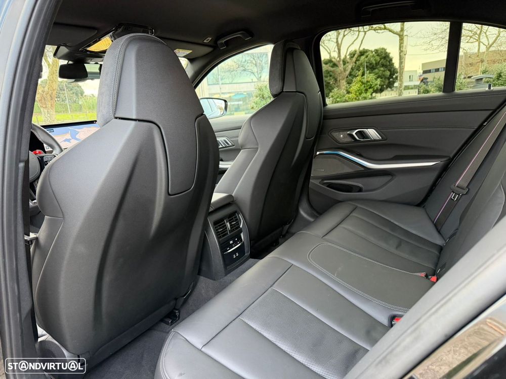 BMW M3 Competition xDrive - 19