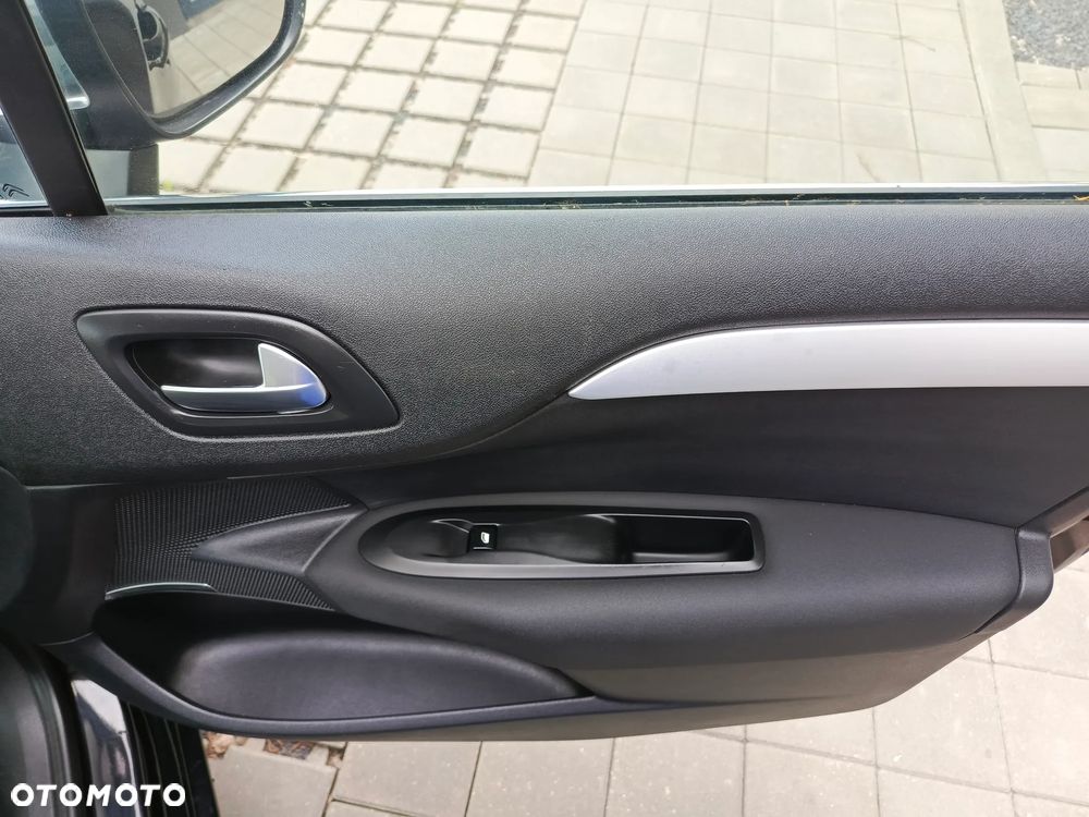 Citroën C4 e-HDi 115 ETG6 Exclusive - 21