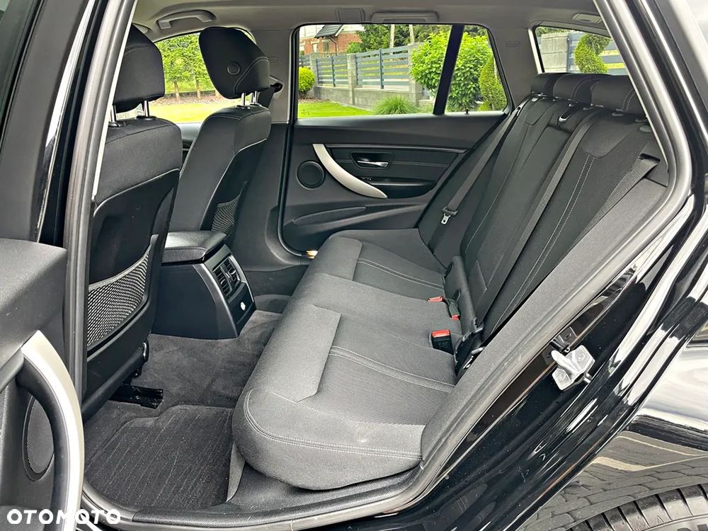 BMW Seria 3 318i GPF Advantage - 25