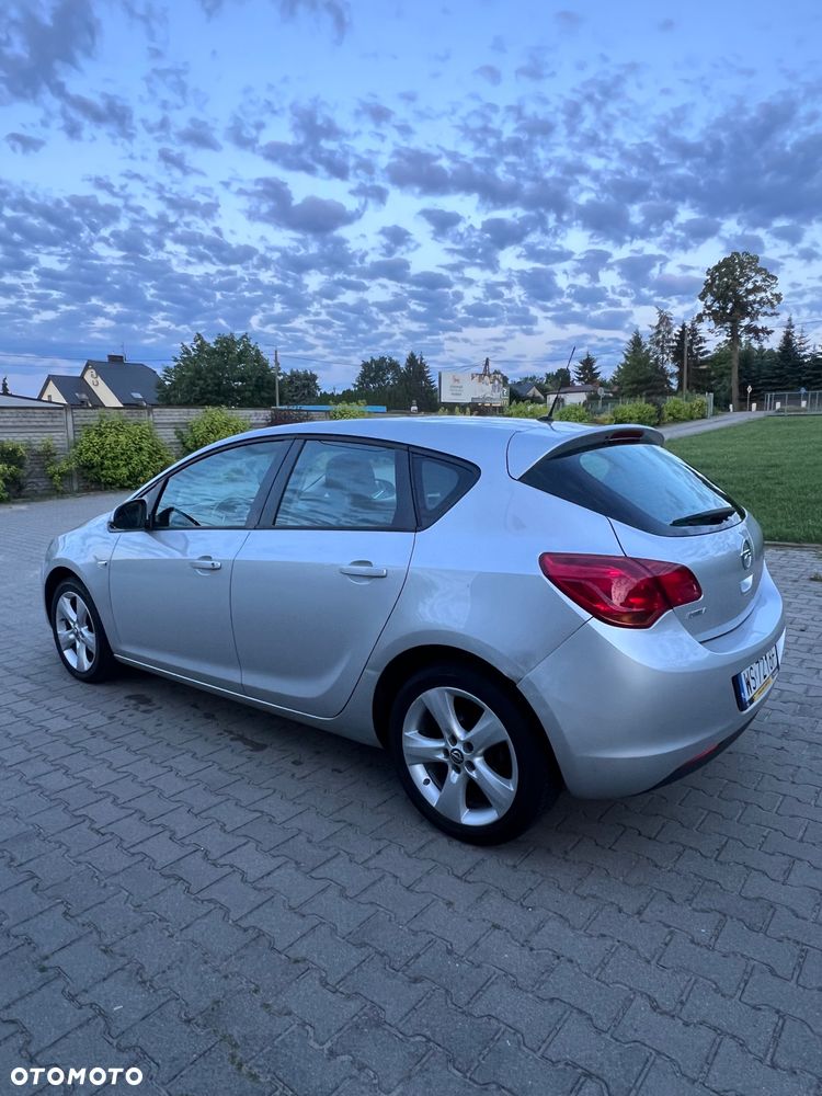 Opel Astra 1.6 Enjoy - 2