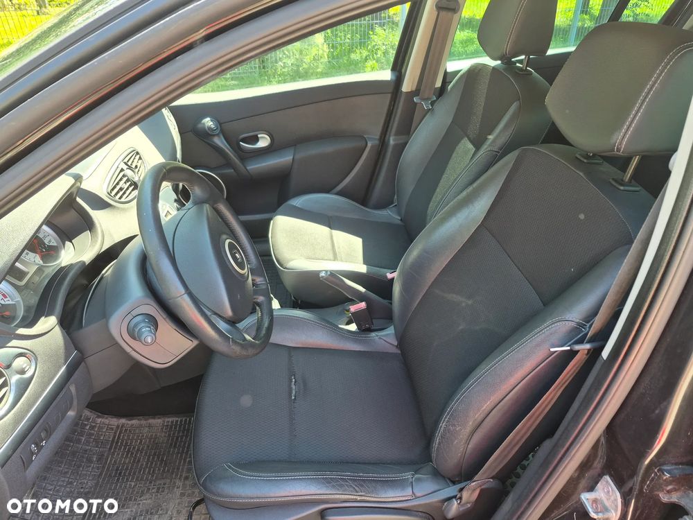 Renault Clio - 9