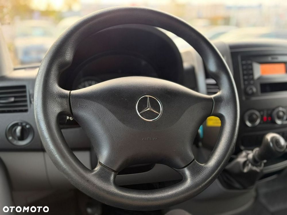 Mercedes-Benz Sprinter - 10