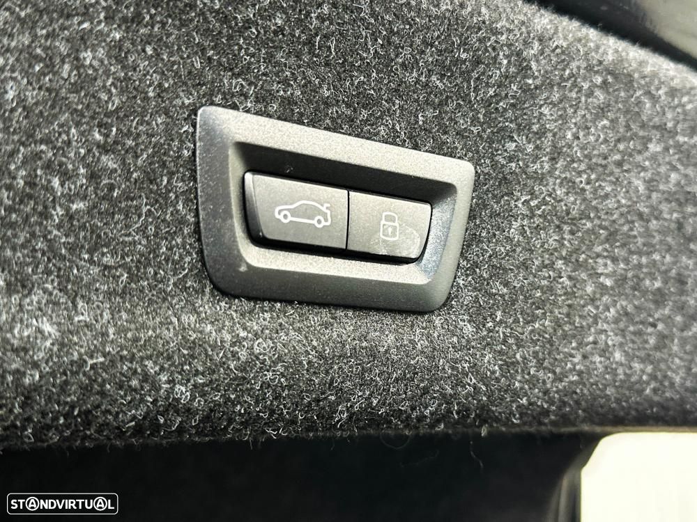 BMW 330 e Pack Desportivo M Auto - 53