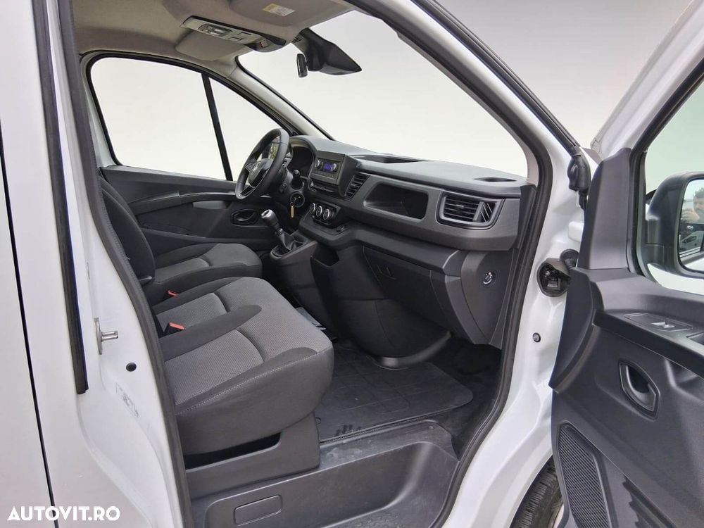 RENAULT Trafic 2023 — imagine 9