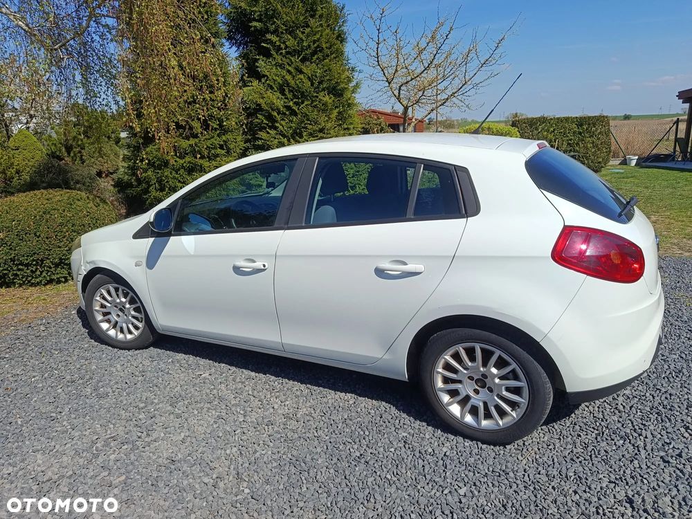 Fiat Bravo 1.4 T-JET 16V Street - 3