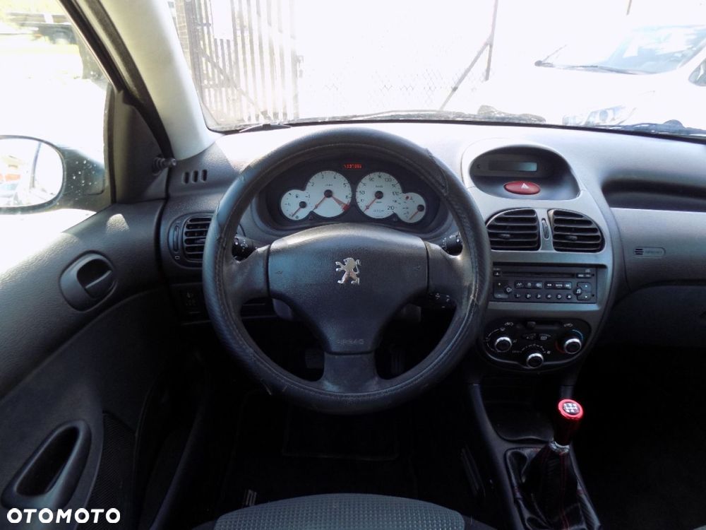 Peugeot 206 - 6