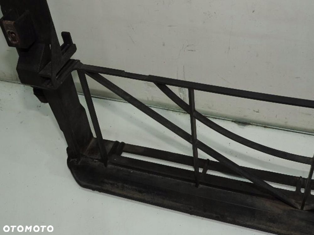 RAMKA OBUDOWA CHŁODNICY BMW X5 E53 3.0i - 4