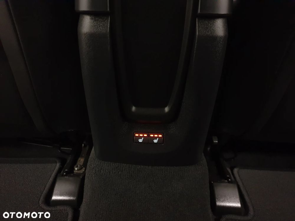 Volvo V40 D4 Inscription - 28