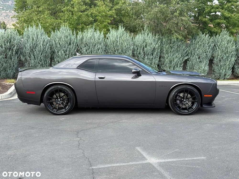 Dodge Challenger - 6