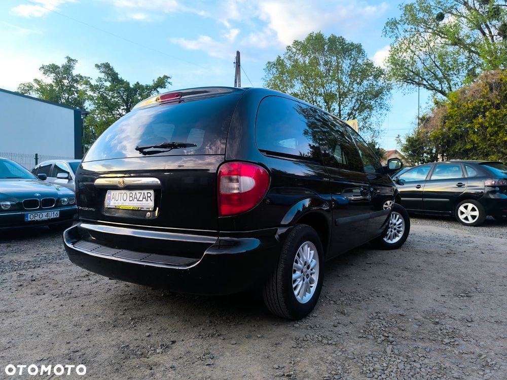 Chrysler Town & Country 3.3 LX - 7