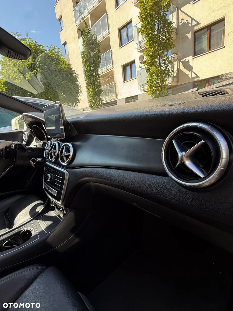 Mercedes-Benz CLA 250 4-Matic - 6